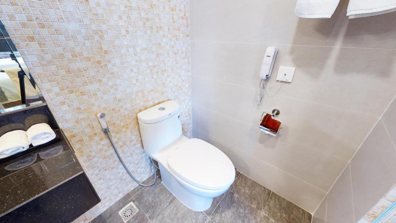 Cau Giay Hotel - By Bay Luxury Hanoi Exterior photo