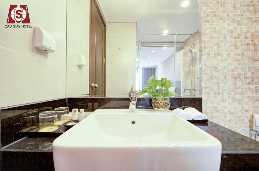 Cau Giay Hotel - By Bay Luxury Hanoi Exterior photo